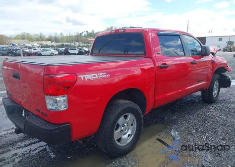 2013 Toyota Tundra Grade 5.7L V8 z USA, uszkodzony, nr VIN 5TFDW5F17DX272457